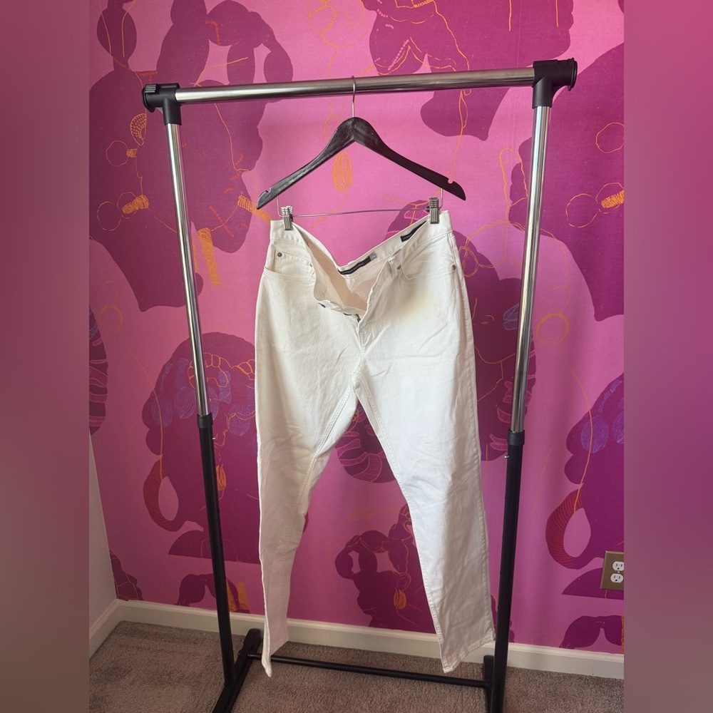 Men’s Banana Republic White Tapered Slim Straight Jeans